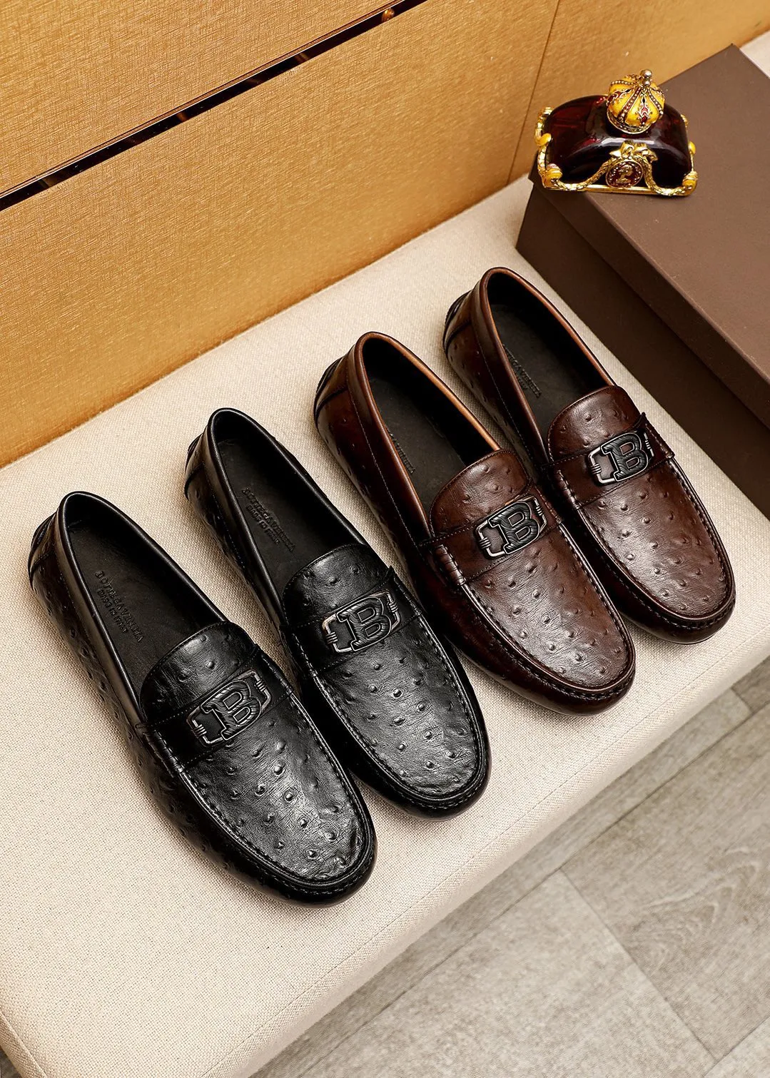Men's Men's Shoes 💰: 420 💐BV Men's Slip-on Shoes® [BOTTEGA VENETA] Official website counter new model, one-to-one mold opening ⚠Italian calfskin embossed ➕Cow 🐂 leather lining. Driving slip-ons, available at counters, sizes 39-44 (38.45🉑️customized)